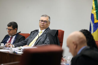 STF condena mais 5 réus e absolve apenas 1 por tentativa de golpe