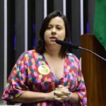 Esquerda protesta após suspensão de influencer comunista no Instagram