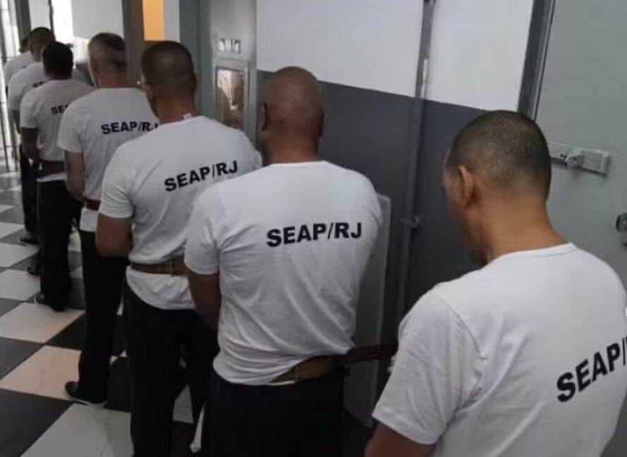 Chefes do Comando Vermelho são transferidos para presídios federais