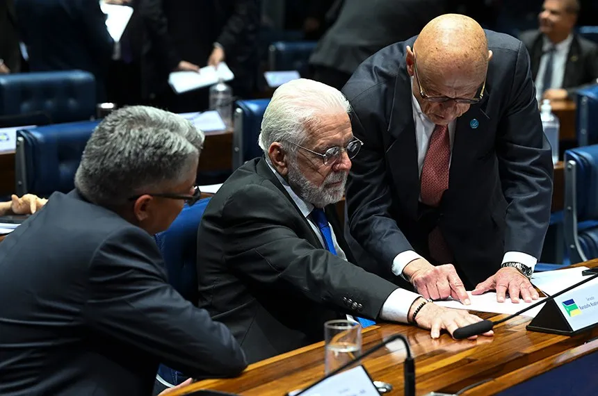 Dosimetria, projeto que reduz pena sobre 8 de janeiro é aprovado