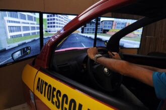 Contran aprova fim da obrigação de aula em autoescola para tirar CNH