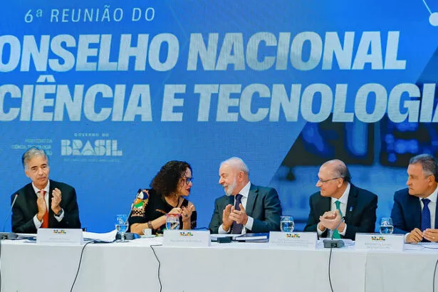 Lula rejeita teto de gastos e defende ampliação das despesas públicas