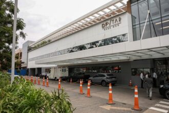 Bolsonaro passa mal na prisão e é levado à UTI com broncopneumonia