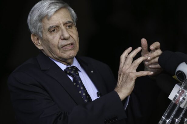 Perícia médica de Augusto Heleno é marcada para sexta-feira