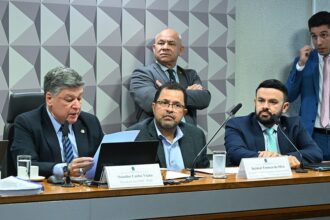 Na CPMI, ex-coordenador do INSS não explica aumento de descontos em massa
