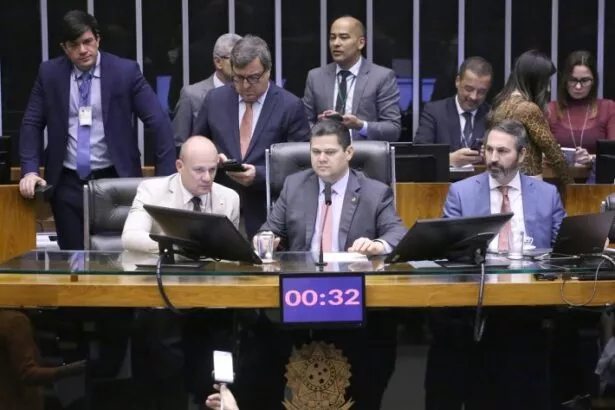 Congresso aprova LDO com prazo ao pagamento de emendas em 2026