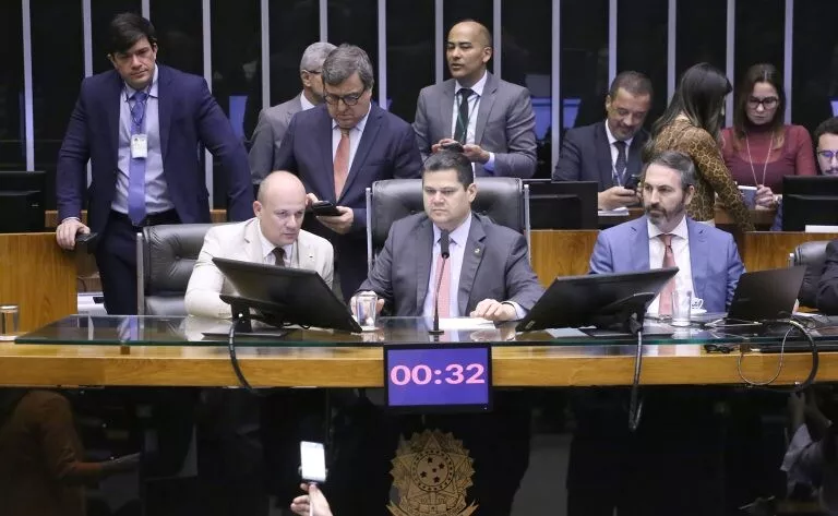 Congresso aprova LDO com prazo ao pagamento de emendas em 2026
