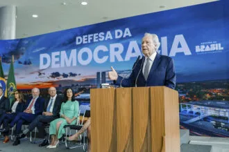 Lewandowski entrega carta de demissão e deixa o Planalto