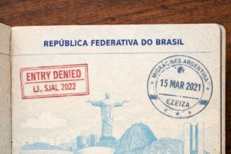 EUA congelam emissão de vistos de imigrantes do Brasil e outros 74 países