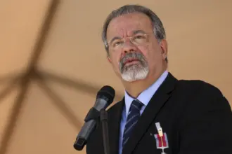 Ex-ministro Raul Jungmann é sepultado em Brasília