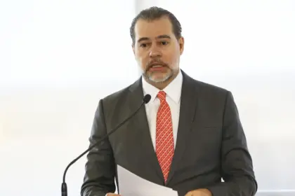 Lula teria pedido renúncia de Toffoli visando conter impacto eleitoral do caso Master