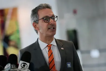 Zema nega intenção de compor chapa com Flávio e 'Centrão' aposta em Tereza Cristina