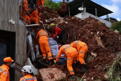 Chuvas intensas agravam tragédia em Juiz de Fora e já deixam 48 mortos