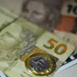 Inflação subiu em fevereiro puxada por educação e transporte