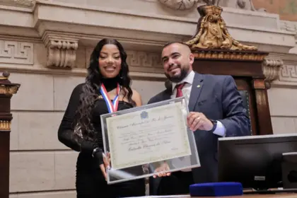 Ludmilla processa vereador de Manaus por acusá-la de ‘aliciar crianças’ em show