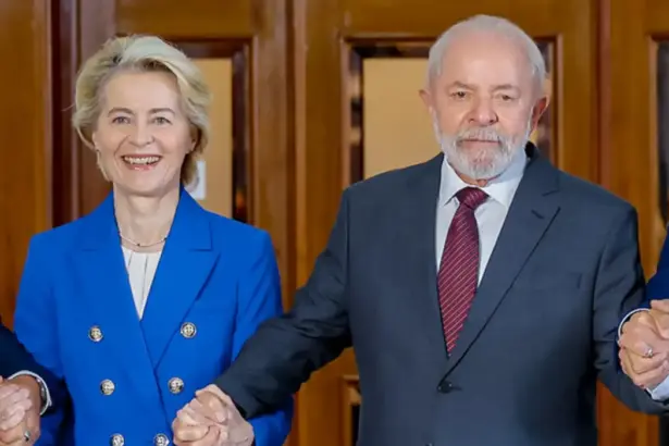 Após festejar acordo, governo agora critica restrições da UE ao aço