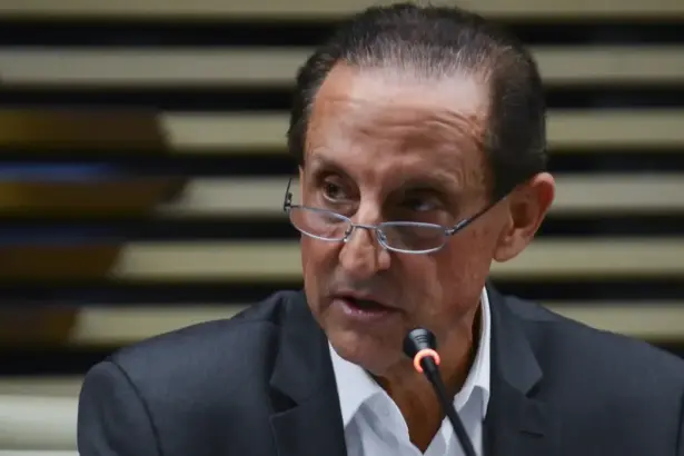 Fiesp e confederações pedem avanço da PEC da jornada livre