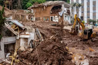 Passa de 70 o número de mortos pela chuva em Minas Gerais