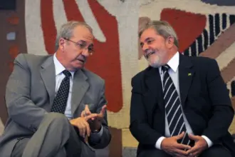 Ex-ministro de Lula é interrogado sobre passado e deportado do Panamá