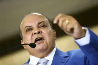 Cláudio Castro e Ibaneis são convocados pela CPI do Crime Organizado