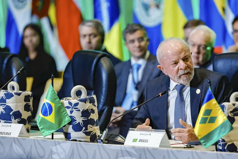 Lula critica EUA por invadir e ameaçar países governados por ditaduras