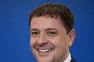 Lulinha viajou a Portugal com Careca do INSS, confirma advogado