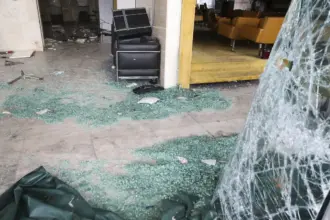 STF envia idosos do 8 de Janeiro para prisão domiciliar com tornozeleira e silêncio digital