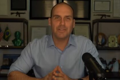 Eduardo Bolsonaro diz que Ramagem foi detido em infração de trânsito e afirma: 