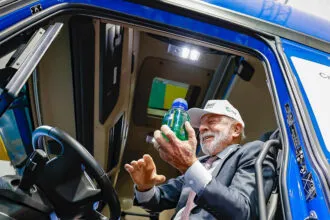 O Brasil quer se transformar numa economia rica, diz Lula na Alemanha