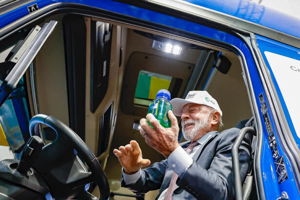 O Brasil quer se transformar numa economia rica, diz Lula na Alemanha