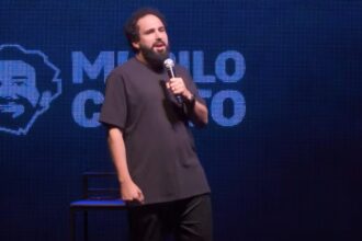 Crítica de humorista vira slogan de pré-campanha de Flávio Bolsonaro