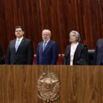 Alcolumbre não aplaude Messias e Moraes cumprimenta Michelle em posse de Nunes Marques no TSE
