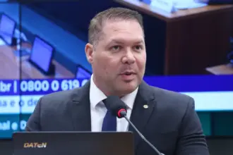 TSE torna inelegível e anula votos recebidos por ex-deputado do Ceará