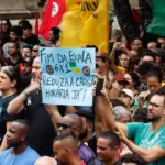 Votação sobre o fim da escala 6x1 é adiada para quarta-feira na Câmara