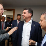 Senador Flávio Bolsonaro sugere pagamento por hora em alternativa à escala 6x1