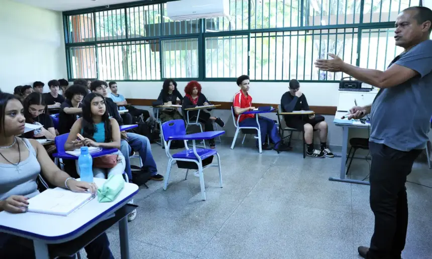Desempenho em formação de professores a distância despenca 53,1%