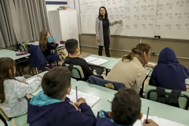 Senado aprova penas maiores em crimes contra professores e médicos
