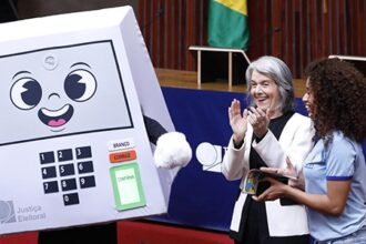 Cármen Lúcia celebra 30 anos de urnas eletrônicas como 'mecanismo anti-fraude'