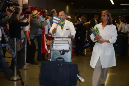 Cubanos lideram pedidos de refúgio no Brasil em 2025, segundo dados do CONARE