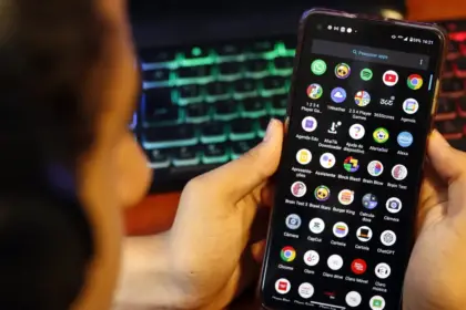 Reino Unido vai proibir acesso às redes sociais para menores de 16 anos