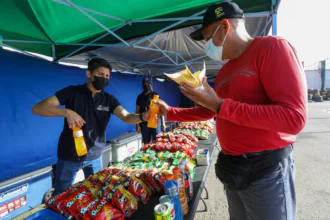 Ajuda humanitária enviada à Venezuela é desviada para fronteira com Trinidad e Tobago