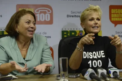 Xuxa rebate críticas por figurino usado em show 'não apto para crianças'