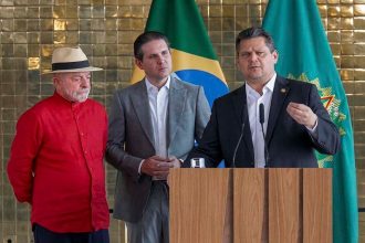 Com eleição em risco, Lula acerta com Alcolumbre votação da 6x1 no Senado