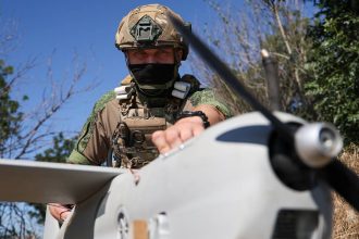 Nova onda de ataques com drones da Ucrânia deixa dezenas de mortos na Rússia