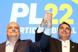 Vice de Flávio entrega DNA à PF e PGR para contestar acusações de estupro