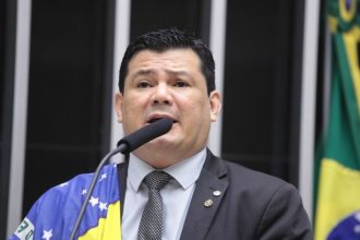 Após desejar 'morte de Lula', deputado Gilvan da Federal vira réu por injúria