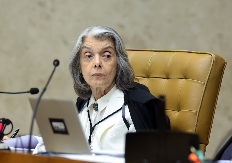Cármen Lúcia abre 4 a 3 pela separação; Dino pede vista, e suspense continua no STF