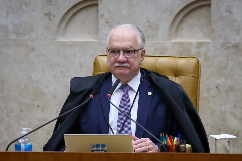Fachin convoca plenário do STF para analisar Moraes e assume inquérito das Fake News