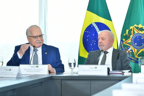 Fachin retira Mendonça de inquérito das fake news na tentativa de conter crise no STF