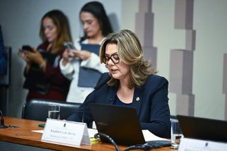 Comissão aprova MP sobre o fim da 'taxa das blusinhas'